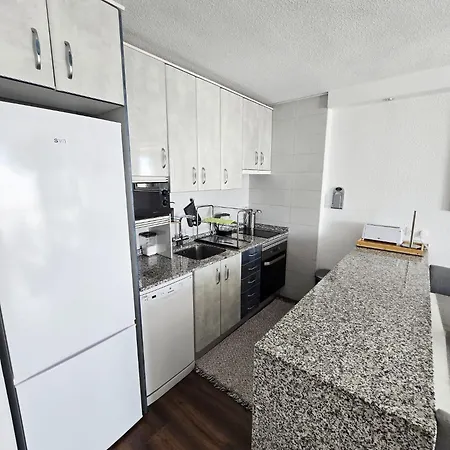 Magnificent One-bedroom With Sea View Apartament *