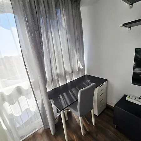 Magnificent One-bedroom With Sea View *